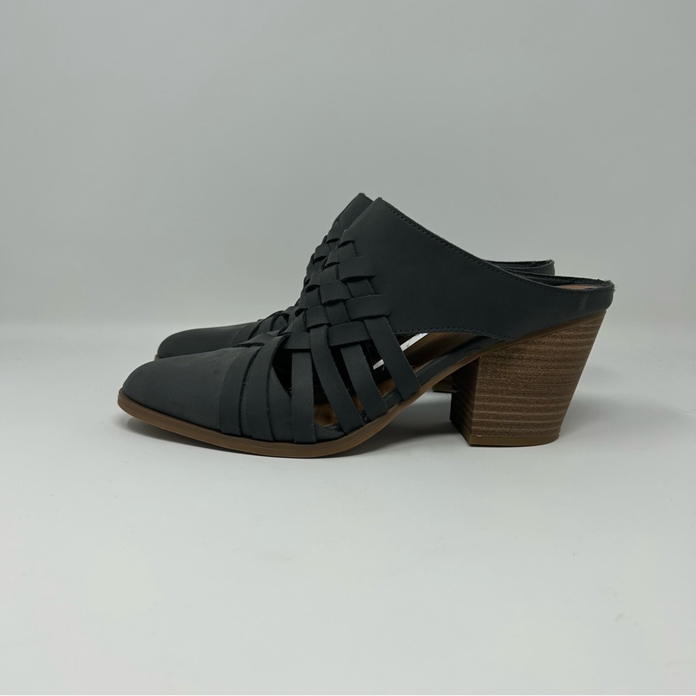 Universal Thread Heeled Mules - Picture 4 of 7